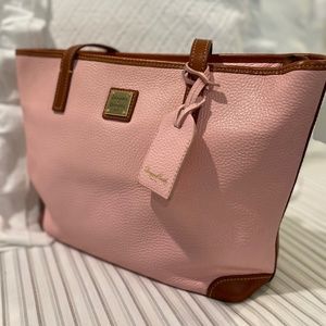 Dooney & Bourke